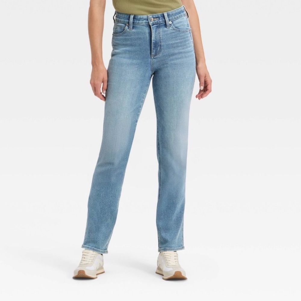 Women’s high waisted light wash straight jeans - size 10